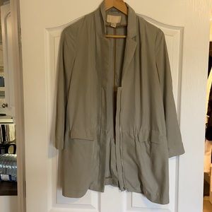 H&M Light trench coat size 6